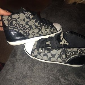 Coach Convers